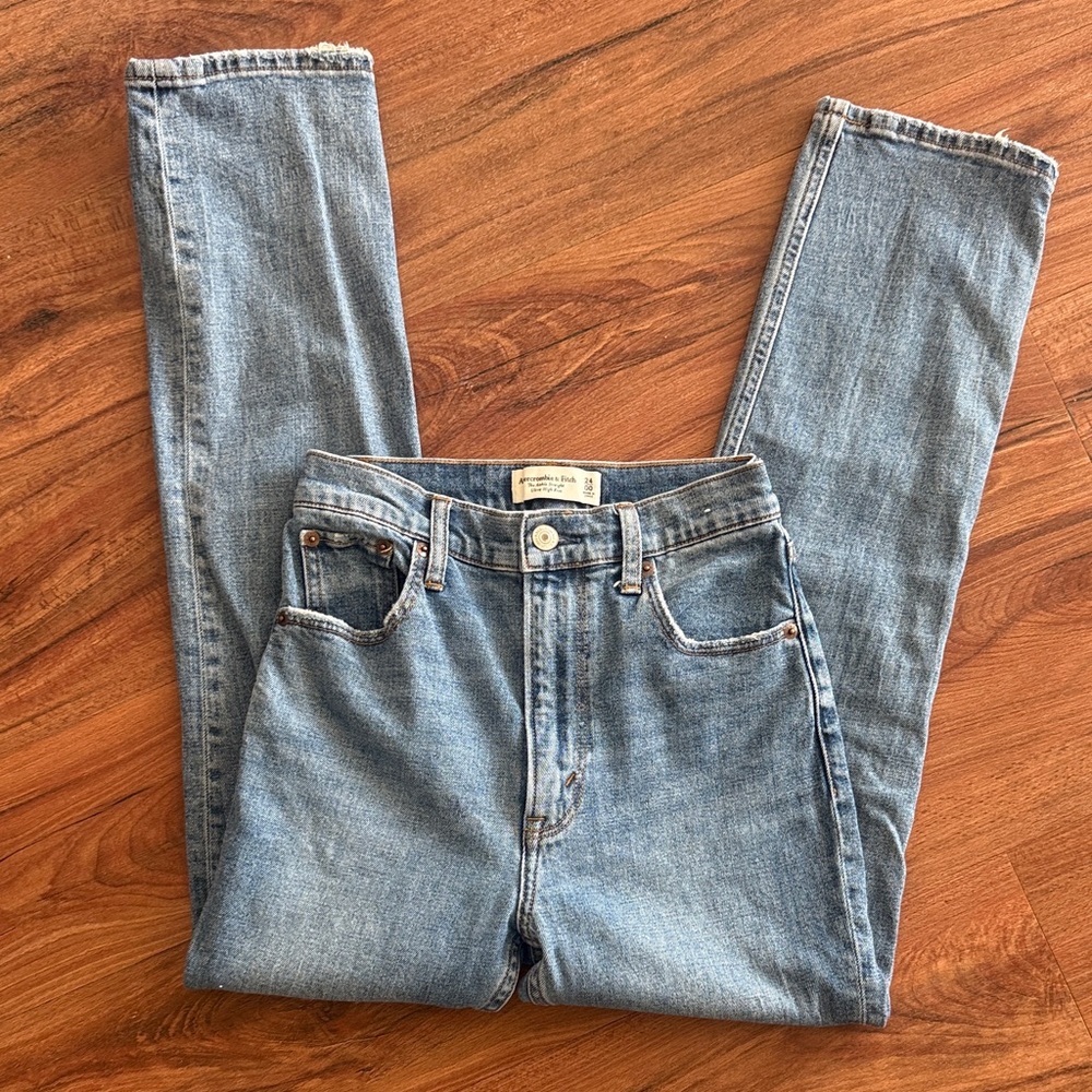 Abercrombie & Fitch The Ankle Straight Ultra High Rise Denim | 24 | 00